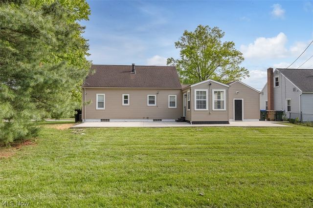 67 Pierce Avenue, Cuyahoga Falls, OH 44221