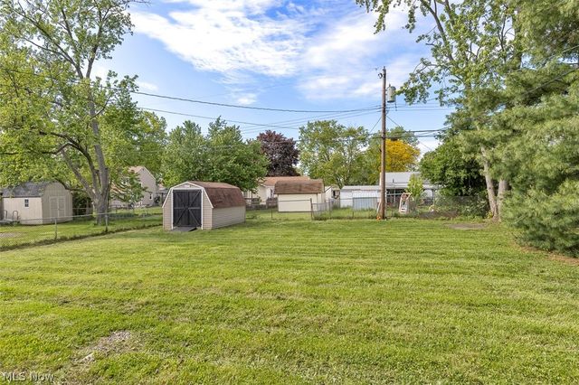 67 Pierce Avenue, Cuyahoga Falls, OH 44221