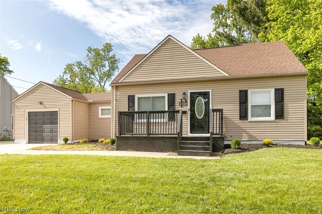 67 Pierce Avenue, Cuyahoga Falls, OH 44221