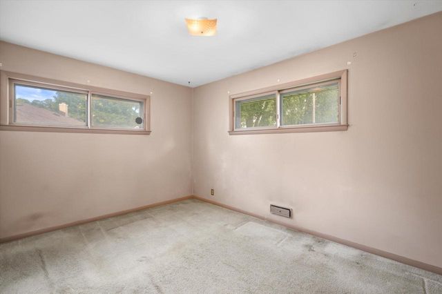 842 E Doty PLACE, Milwaukee, WI 53207