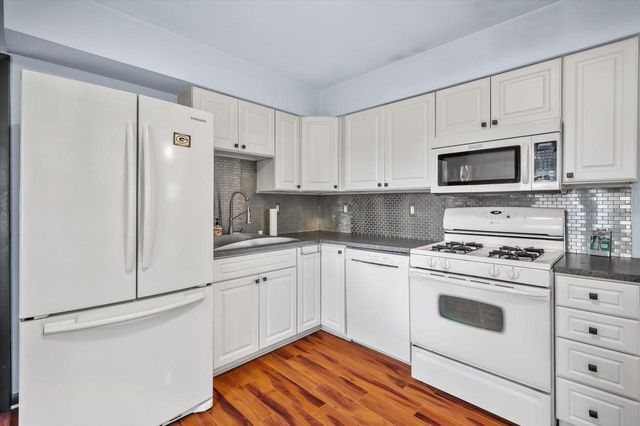 842 E Doty PLACE, Milwaukee, WI 53207