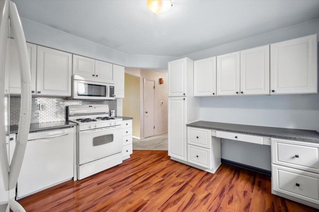 842 E Doty PLACE, Milwaukee, WI 53207