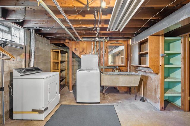 842 E Doty PLACE, Milwaukee, WI 53207