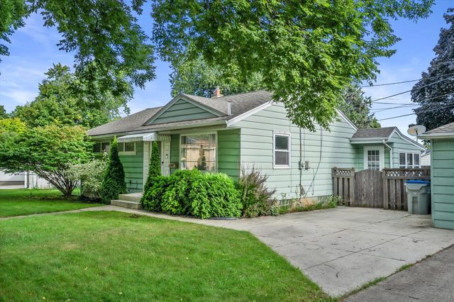 842 E Doty PLACE, Milwaukee, WI 53207