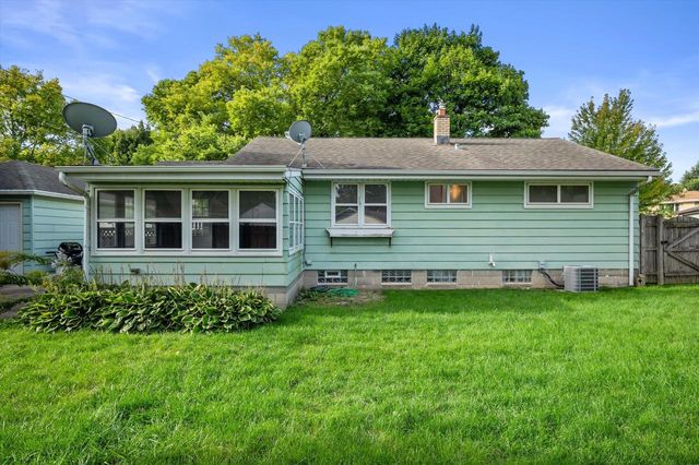842 E Doty PLACE, Milwaukee, WI 53207