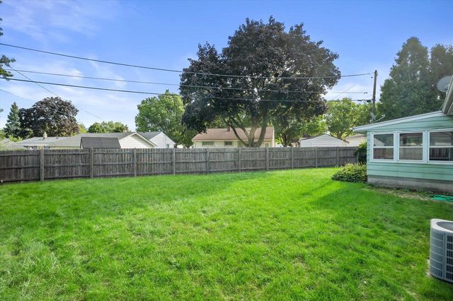 842 E Doty PLACE, Milwaukee, WI 53207