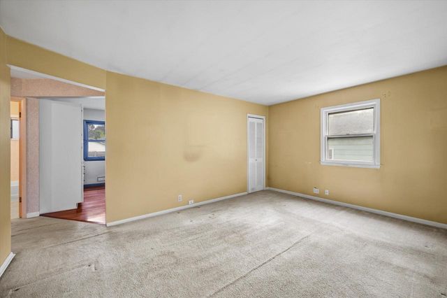 842 E Doty PLACE, Milwaukee, WI 53207