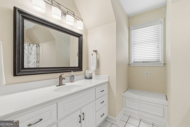 1811 Snug Harbor Drive, Greensboro, GA 30642