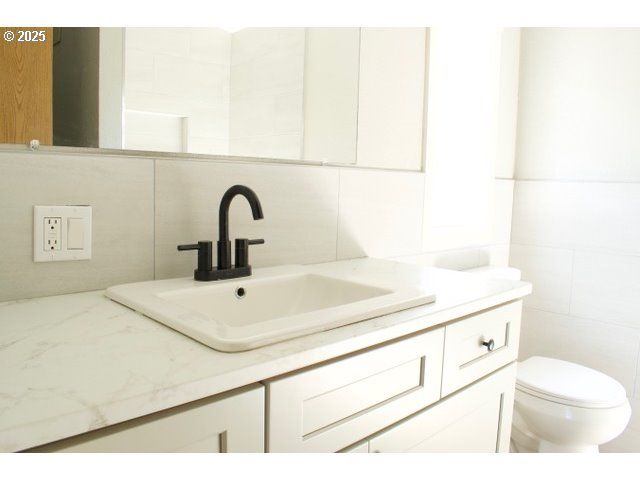 700 Ne 183RD Ave 7, Portland, OR 97230