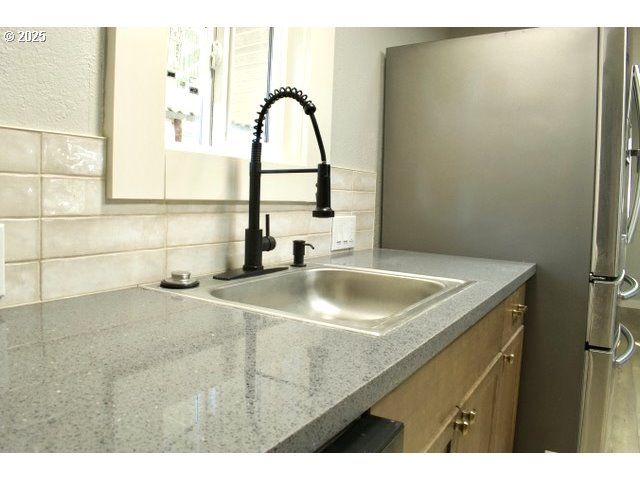 700 Ne 183RD Ave 7, Portland, OR 97230