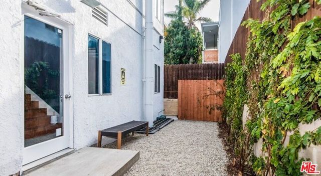 1439 N Curson Avenue, Los Angeles, CA 90046