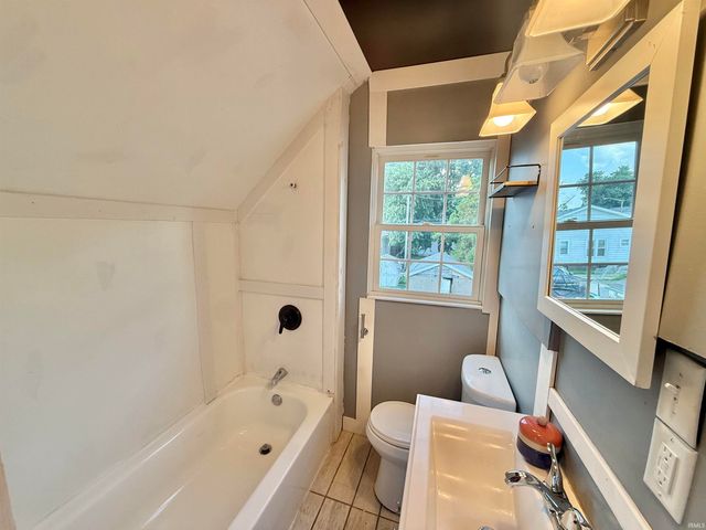 706 E Iowa Street, Evansville, IN 47711