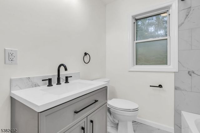 55 Orchard Dr, Vernon Twp., NJ 07462