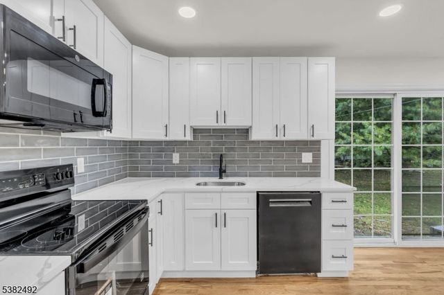 55 Orchard Dr, Vernon Twp., NJ 07462
