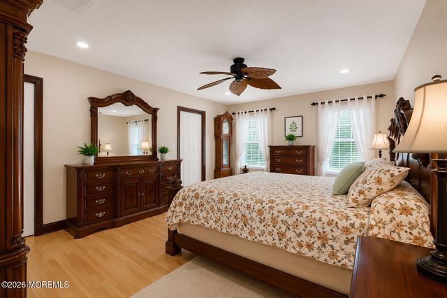 653 Neptune Avenue, Beachwood, NJ 08722