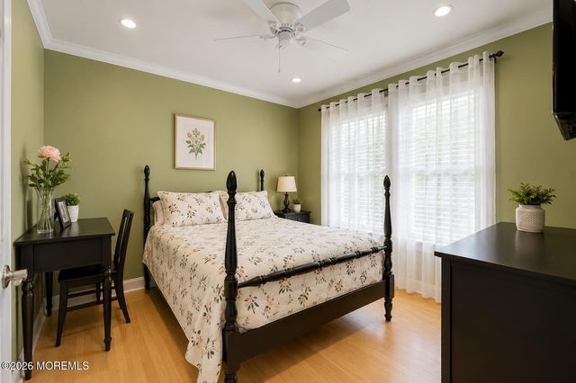 653 Neptune Avenue, Beachwood, NJ 08722