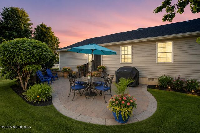 653 Neptune Avenue, Beachwood, NJ 08722