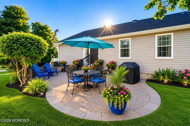 653 Neptune Avenue, Beachwood, NJ 08722