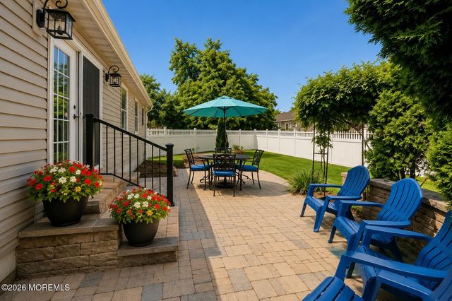 653 Neptune Avenue, Beachwood, NJ 08722