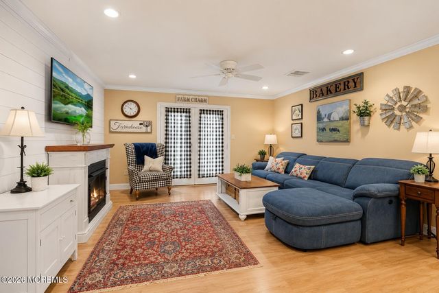 653 Neptune Avenue, Beachwood, NJ 08722