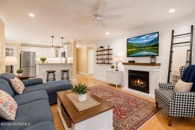 653 Neptune Avenue, Beachwood, NJ 08722
