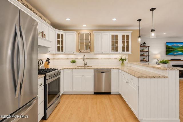 653 Neptune Avenue, Beachwood, NJ 08722