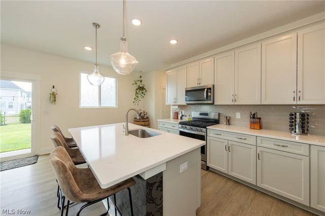 8810 Leatherleaf Drive, Columbia Station, OH 44028