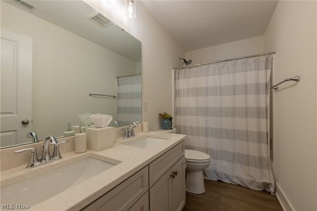 8810 Leatherleaf Drive, Columbia Station, OH 44028