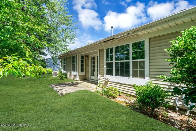 1206B Thornbury Lane, Manchester, NJ 08759