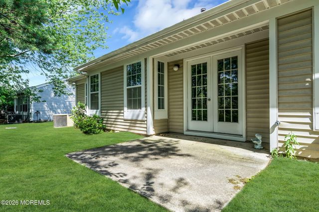 1206B Thornbury Lane, Manchester, NJ 08759