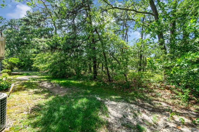 1206B Thornbury Lane, Manchester, NJ 08759