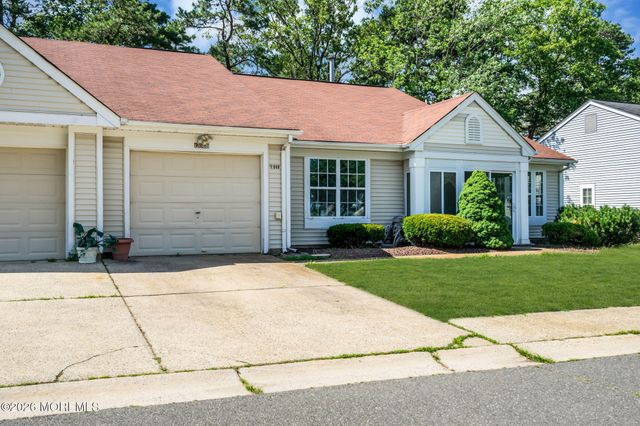 1206B Thornbury Lane, Manchester, NJ 08759