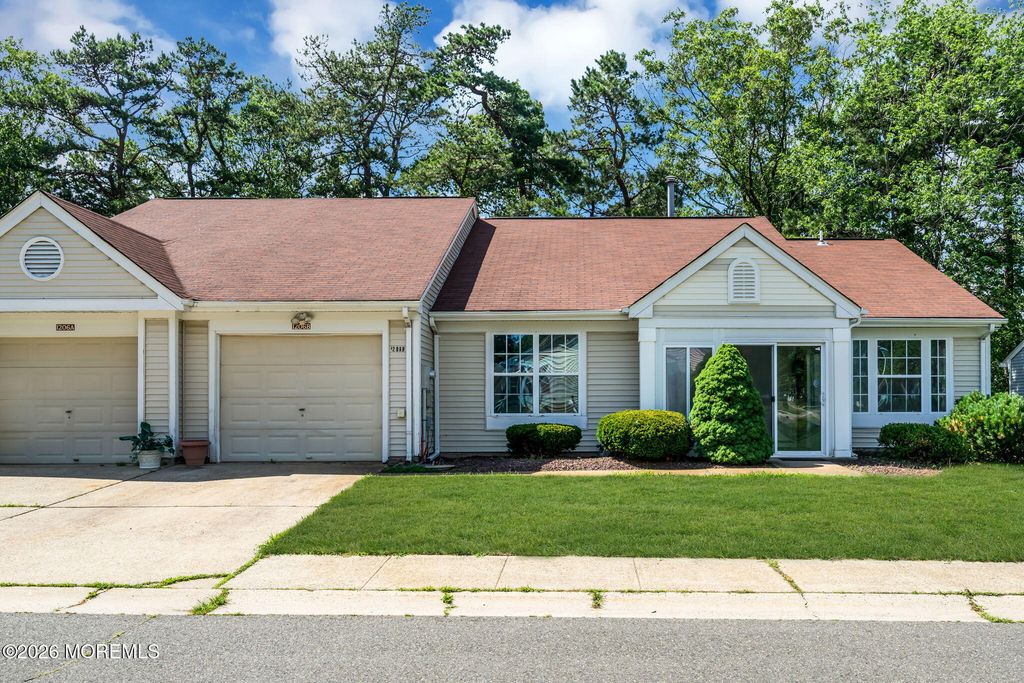 1206B Thornbury Lane, Manchester, NJ 08759