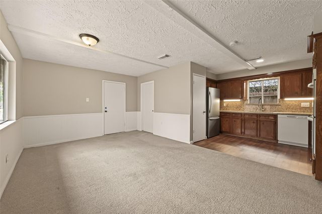 4215 Long Grove Drive, Seabrook, TX 77586