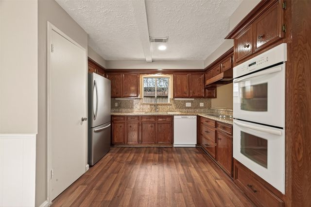 4215 Long Grove Drive, Seabrook, TX 77586