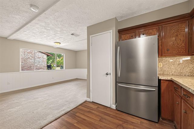 4215 Long Grove Drive, Seabrook, TX 77586