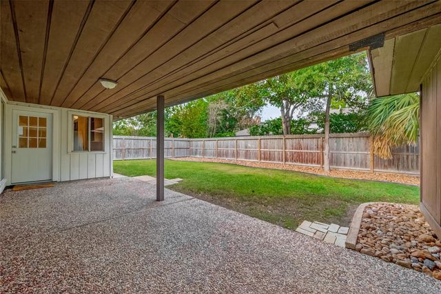 4215 Long Grove Drive, Seabrook, TX 77586