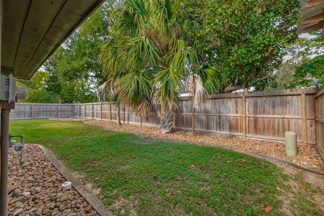 4215 Long Grove Drive, Seabrook, TX 77586