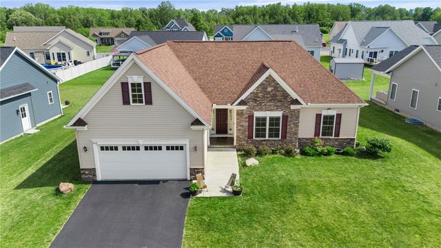 1459 Quail Creek Trail, Webster, NY 14580