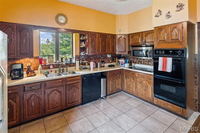 3090 Hanover Road, Waterloo, IL 62298