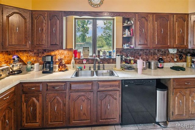 3090 Hanover Road, Waterloo, IL 62298