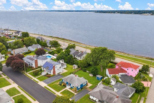 19 Nautilus St, New Bedford, MA 02744