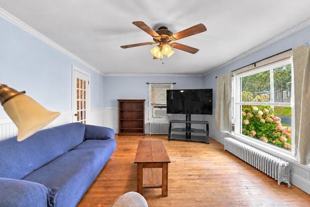 19 Nautilus St, New Bedford, MA 02744