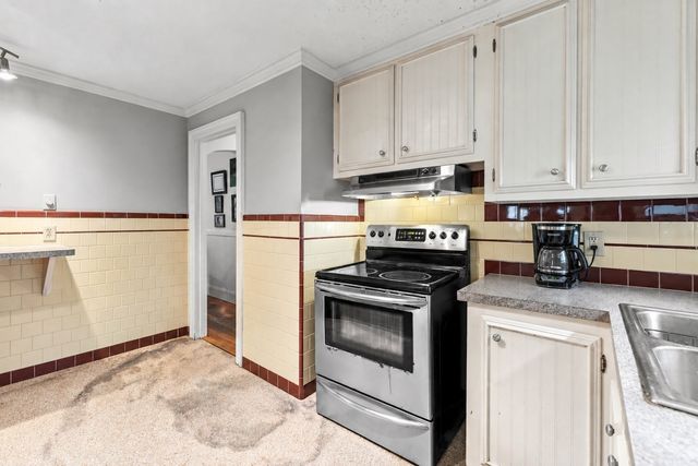 19 Nautilus St, New Bedford, MA 02744