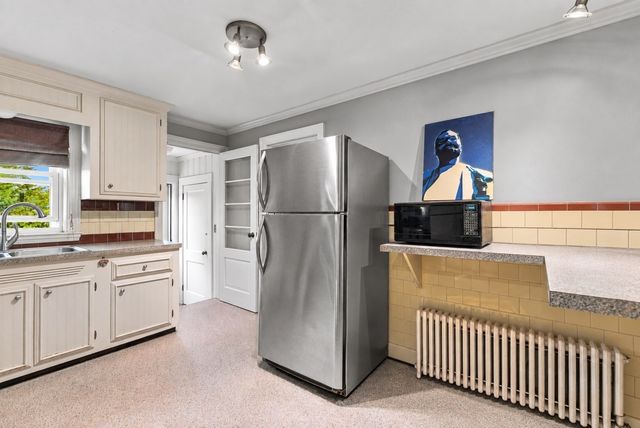 19 Nautilus St, New Bedford, MA 02744