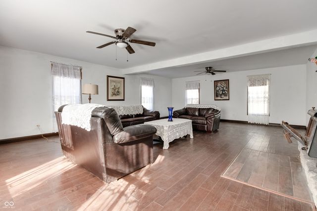 8 Mill Springs, Coatesville, IN 46121