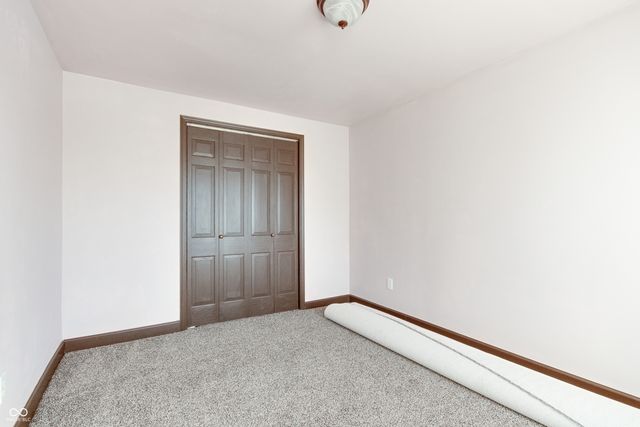 8 Mill Springs, Coatesville, IN 46121