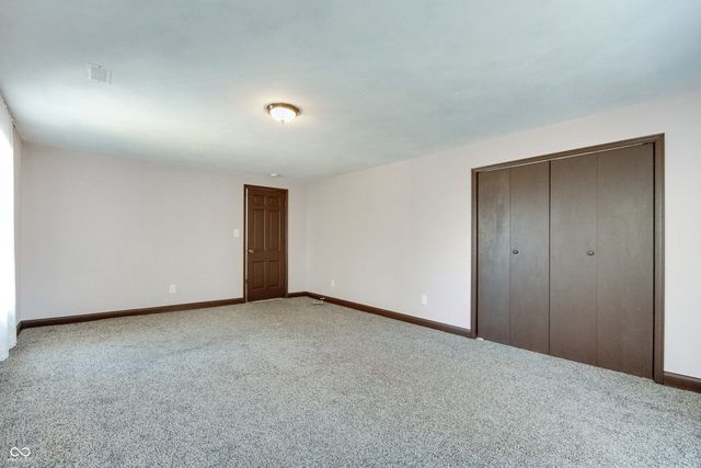 8 Mill Springs, Coatesville, IN 46121