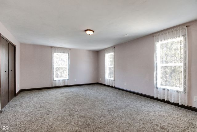 8 Mill Springs, Coatesville, IN 46121