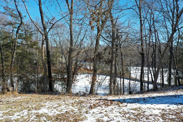 8 Mill Springs, Coatesville, IN 46121